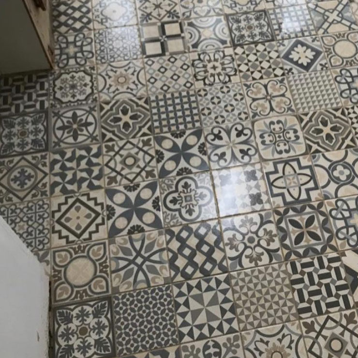 floor tiler